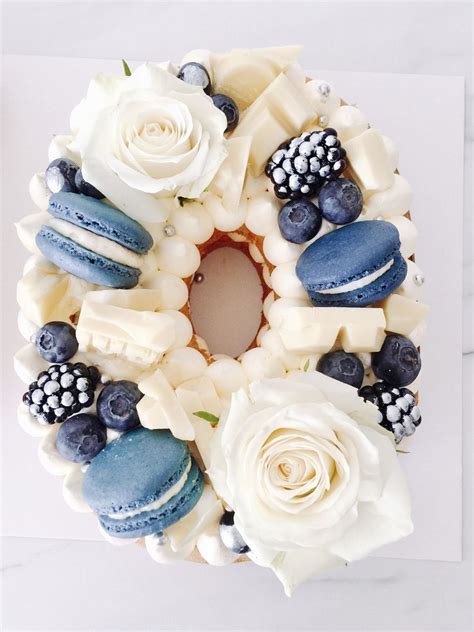 The origins of pan di spagna can be traced back to the 18th century and a young genovese pasticcere giovan battista cabona. Cream Tarte Cake, la torta a forma di numero o lettera che ...