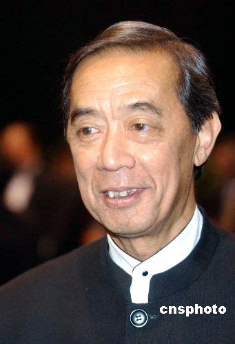 Search for text in url. 香港交易所主席表示：港交所拟增内地发行人服务