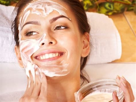 Treat Yourself To Rejuvenating Homemade Facial Treatments