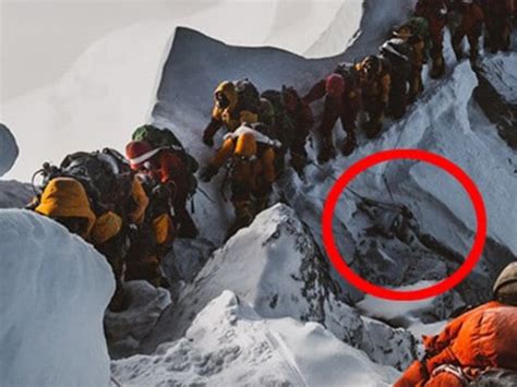 Mt Everest Deaths More Climbers Bodies Found In Nepal Au