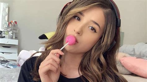 League Of Legends Pokimane Revealed That She Have Had To Pay A Lot To Maintain Her Livestream