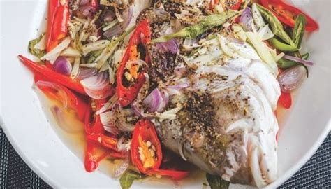 Nasi ulam (nyonya herb rice). Ikan Kukus Daun Kesum | Food, Recipes, Thai
