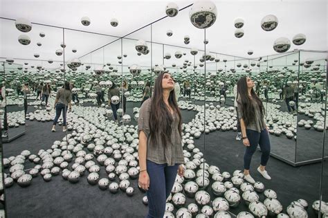 Heres What Torontos New Yayoi Kusama Infinity Room Looks Like