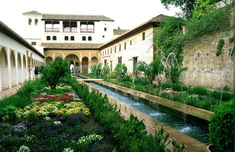 Visites guidées en groupe à l'alhambra de grenade. Alhambra y su conjunto monumental