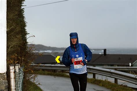 Simen kan jo ikke tenke seg et liv uten løpingen. Karmøy Maraton strålte i ekte vestlandsk høstvær - KONDIS ...