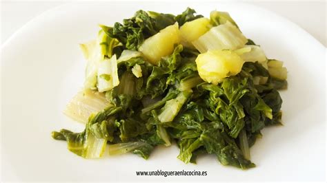 Las acelgas contienen 91% de agua, muy pocas calorías, hidratos si no consigues las acelgas en tu región o no están de temporada una buena forma de sustituirlas es utilizar en esta receta espinacas que también. Receta de Acelgas con Patatas | Una Bloguera en la Cocina
