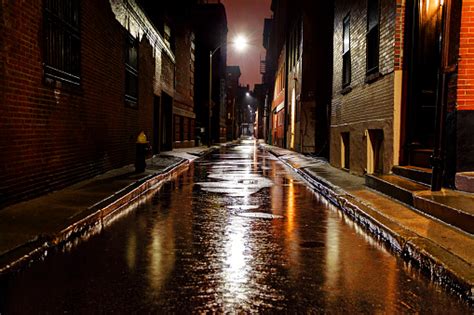 Wet Street Pictures Download Free Images On Unsplash