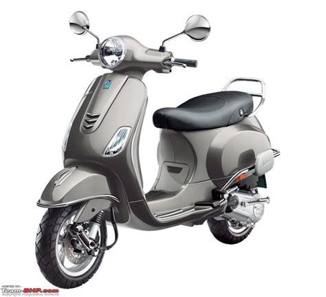 The round profile headlight with chrome all over adds the classy italian looks to the scooter. Vespa launches 150cc scooters - SXL & VXL - Team-BHP
