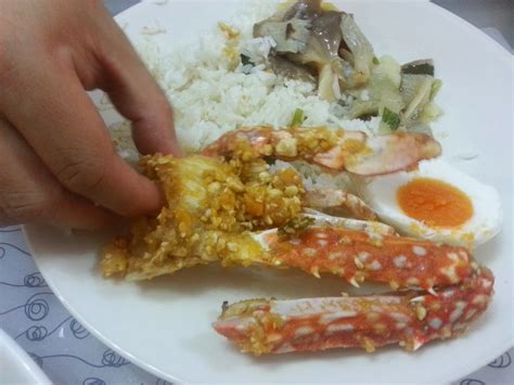 3 sudu besar tepung jagung; Life is colorful: Ketam Goreng Telur Masin yang Wow!