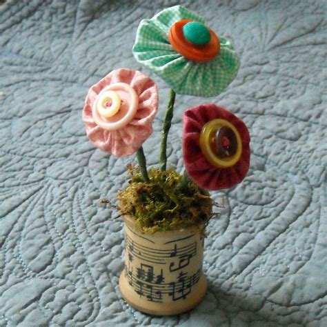 Glue stems using craft sticks or drinking straws. Pin by Sally Swift @SSStudio on Buttons | Button crafts ...