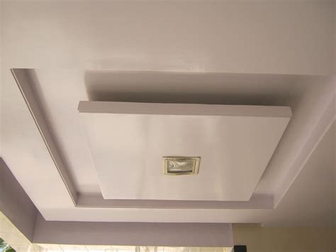 Ceiling designs are usually the last thing we think of when decorating our homes, but it can give a room a unique character that no amount of art or the best part about a great ceiling design that draws the eye , is that you don't have to completely remodel your house to achieve your desired look. INTERIOR DESIGN PITCHER: False ceiling designs for hall