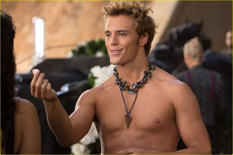 Sam Claflin Posing Completely Nude Naked Male Celebrities