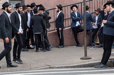Brooklyns Ultra Orthodox Sing And Pray In Crowds Defying Cover