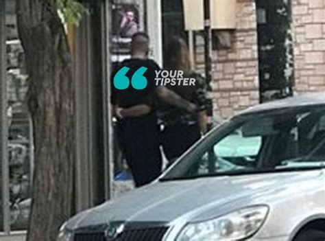 Το ρεπορτάζ θέλει την παπαγεωργίου να έχει ξεκινήσει το ψάξιμο για την ανεύρεση νέου σπιτιού ε΄δω και λίγο καιρό. Ηλιάνα Παπαγεωργίου: Ο Snik επιβεβαίωσε ότι είναι ζευγάρι