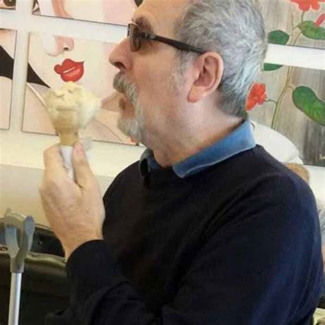 Con lui lamberto sposini e un sorridente clemente mimun. Lamberto Sposini, la nuova vita a cinque anni dall'ictus ...