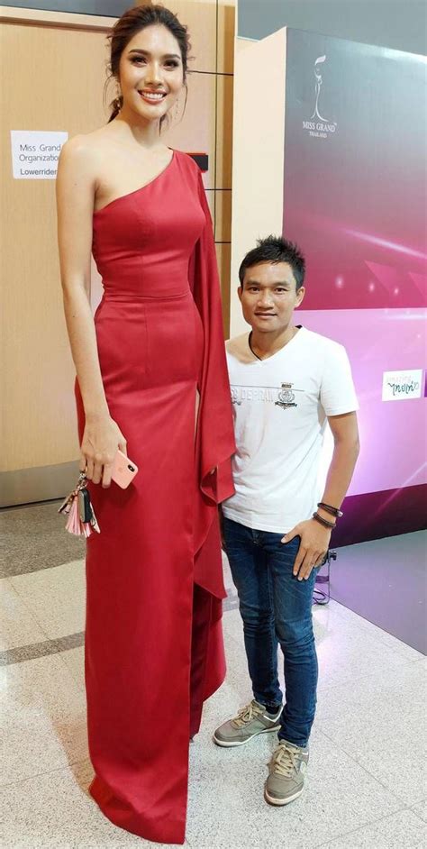 Tiny Buay With Tall Woman By Lowerrider On Deviantart Tall Women Fashion Tall Girl Tall Women