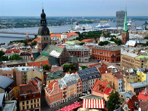 A capital that is more than 800 year. Blick von der Petrikirche auf die Altstadt von Riga Foto ...