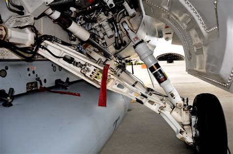 F 16 Main Landing Gear Marksontok Flickr