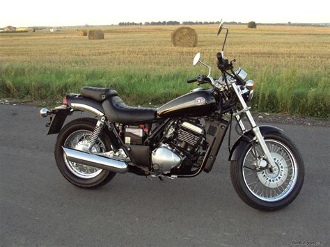 Wanted some more noise out of the kawasaki eliminator vn250 2007 model, stock standard is way too quiet. 2000 Kawasaki EL 250 Eliminator | Picture 2046780