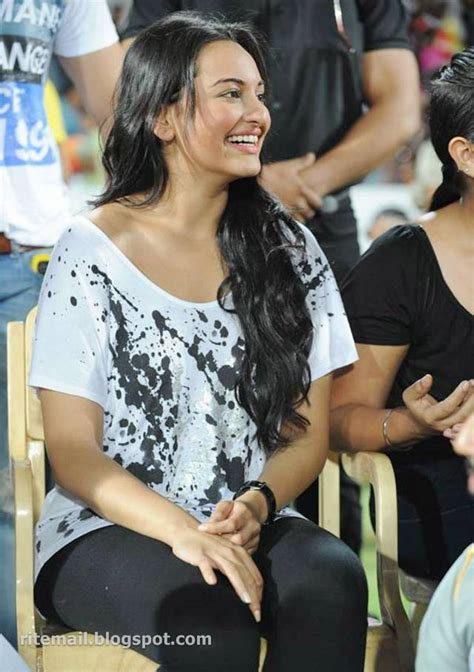 World Picture Gallery Hot Sonakshi Sinha At Ccl T20 Finals
