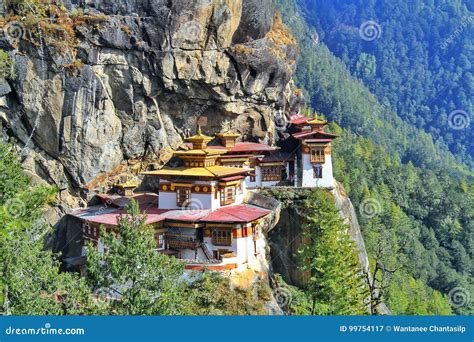 Taktshang Goemba Of Het Klooster Van Het Tijger S Nest Paro Bhutan