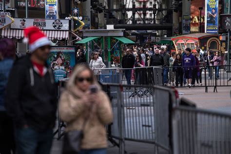 New Years Eve Crowd Expected To Be Slightly Smaller This Year New Years Eve Las Vegas