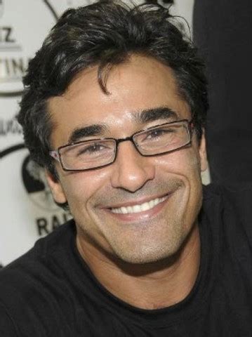 Luciano lebelson szafir (born december 31, 1968) is a brazilian model and actor. Luciano Szafir | Doblaje Wiki | FANDOM powered by Wikia