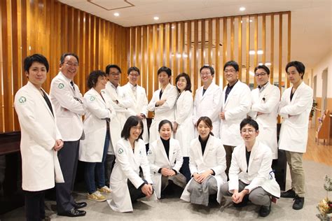 この度、泌尿器科の先生と秘書の白衣を新調しました。 鳥取大学医学部器官制御外科学講座 腎泌尿器学分野 Facebook