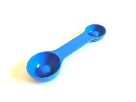 Blue Plastic Measuring Spoon 4 In 1 Vintage Kitchen Utensil