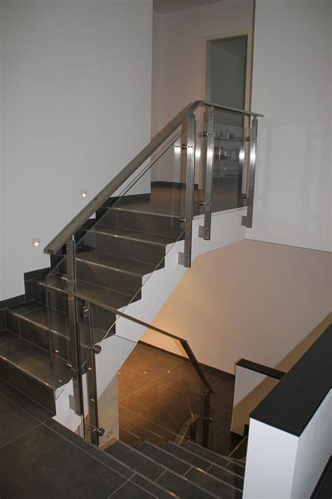 Welche funktionen bieten mir moderne treppengeländer? Schlosserei-Schleip - Innentreppe Geländer Edelstahl/Glas ...