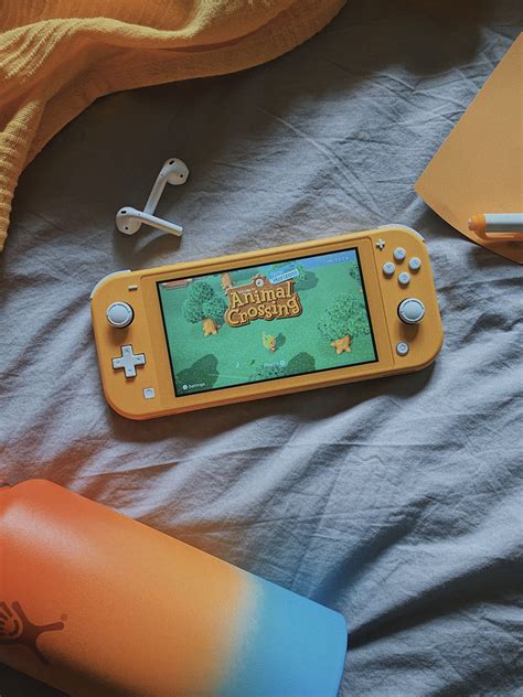 Also i think if nintendo were able to choose displaylink instead of displayport for the switch i imagine that there be an optional dock for the switch lite. Nintendo switch lite and animal crossing new horizons in ...