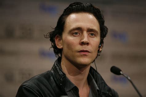 Самые новые твиты от tom hiddleston (@twhiddleston): Just Tom Hiddleston on Twitter: "#HighRise. #TomHiddleston will attend the #63SSIFF tomorrow ...