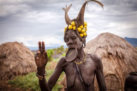 La Sorprendente Tribu De Los Mursi De Etiopía Las Mejores Fotografías Del Mundo