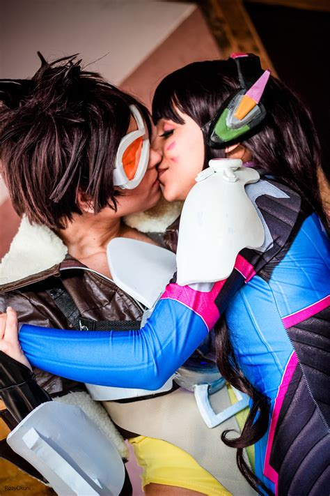 Overwatch Tracer Lesbian Cosplay Sexy By Rizzyokuni 4