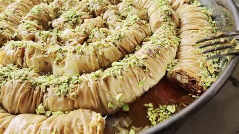 Baklava Rolls Quick Easy Rolled Baklava Dessert Recipe Youtube