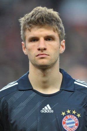 Thomas muller's age is 31. Classify Thomas Müller