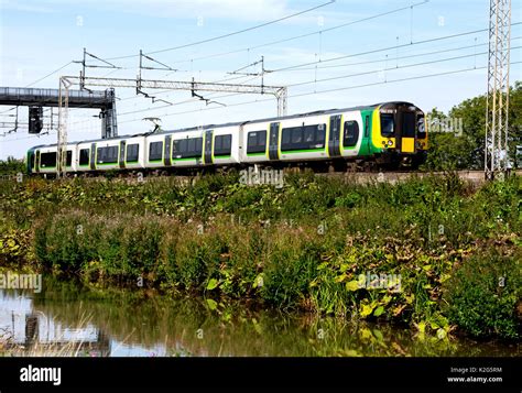 British Rail Class 350 Hi Res Stock Photography And Images Alamy