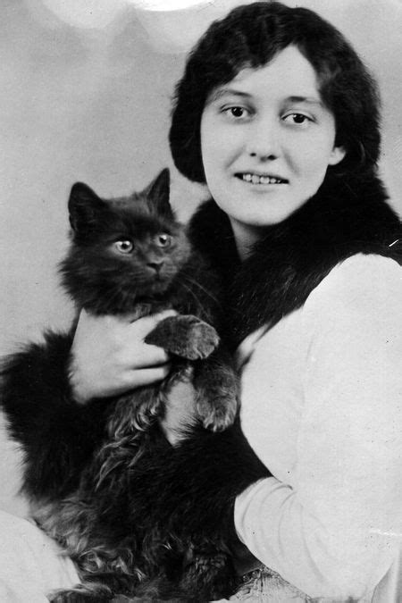 The 50 Most Fabulous And Famous Cat Ladies Of All Time Artofit