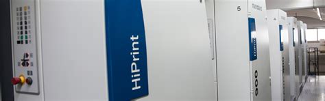 englisch offset, eigentlich »das abziehen«, drucktechnik: Offsetdruck im Großformat mit höchster Präzision ...