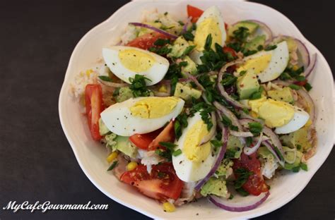 Salade de riz au thon et aux œufs durs