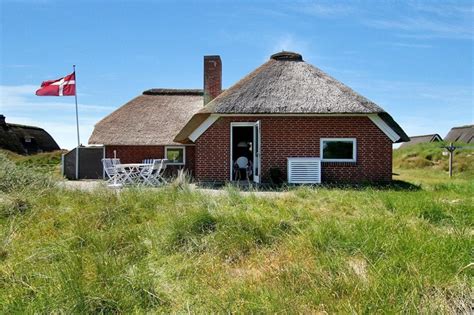 Vores arkitekttegnede sommerhuse kombinerer det hyggelige med. Sommerhus Fanø - Vælg mellem 307 sommerhuse - Feline Holidays