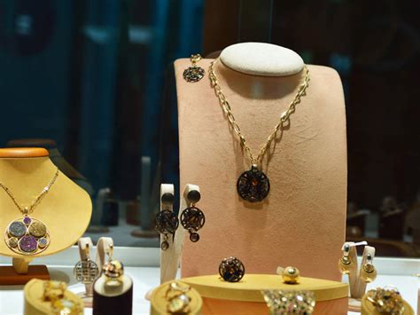 Find A Pawn Shop In Nyc For Cheap And Stylish Jewelry