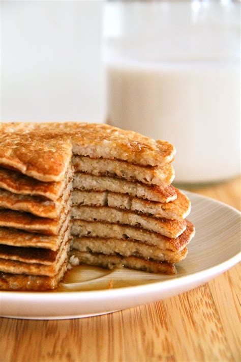 These greek yogurt pancakes aren't your standard pancakes. Banana Oat Greek Yogurt Pancakes | running with spoons