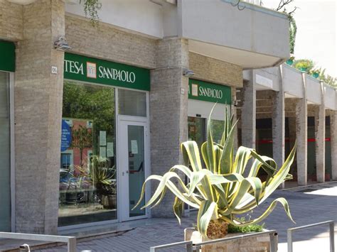 Dal 4 giugno bisognerà iniziare a cambiare, sarà più economico. Down per ore app e home banking di Intesa Sanpaolo ...