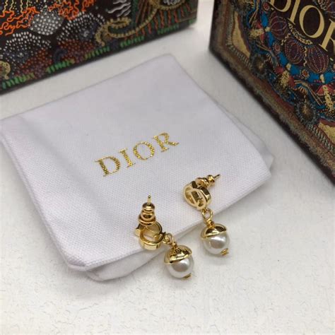 New Dior Earrings Womens Fashion Jewelry And Organisers Earrings On