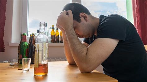 3 Reasons Why People Binge Drink And 7 Ways To Stop
