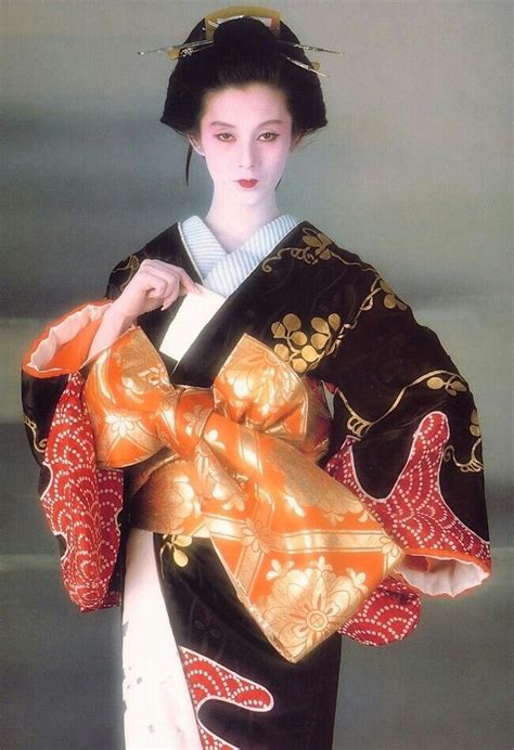 Pin By Keisuke On K Kimono Styles Japanese Kimono Women