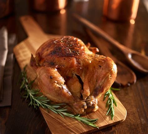 The ideal baking time for a whole chicken that weighs 5 to 7 pounds is approximately two hours and 15 minutes. How Long To Cook A Whole Chicken In The Oven At 350 Degrees