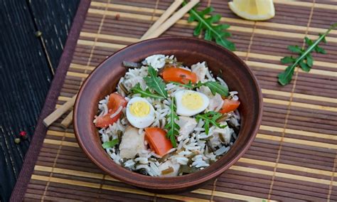 Ve ne proponiamo una versione in cui le verdure fresche e riunite al riso i pomodori divisi in spicchi, gli ortaggi al vapore a pezzetti e condite il tutto con l'olio, il succo di limone, il basilico sminuzzato e. Riso basmati: ricette e consigli pratici per cucinarlo a casa