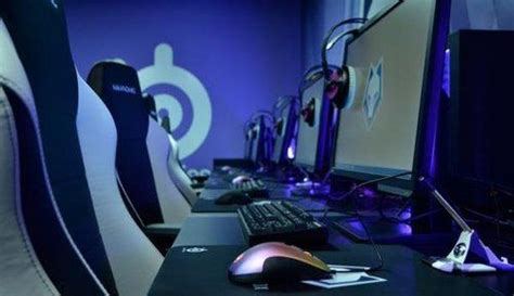The only missing adjustment is a height adjustable. Steelseries LAN Center Source: Img Source: https ...